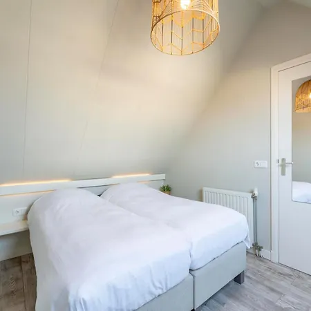 Semesterbostad Duinroosweg 83 Near Village Square *